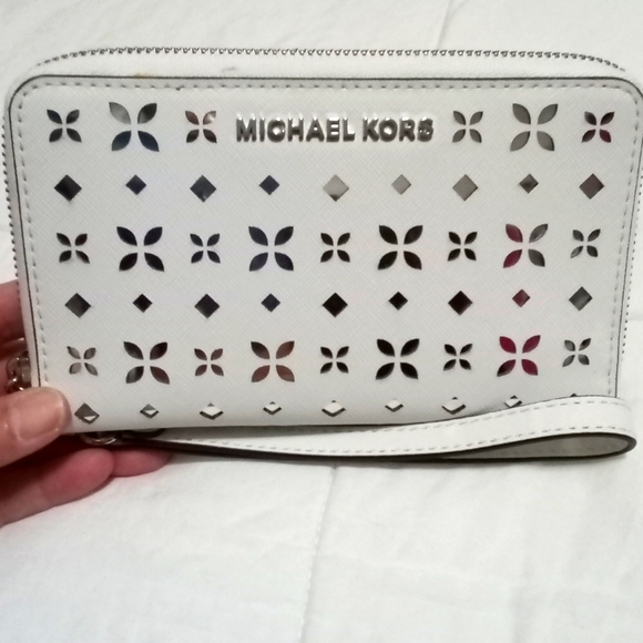 Michael Kors NWT Wallet - Picture 1 of 4